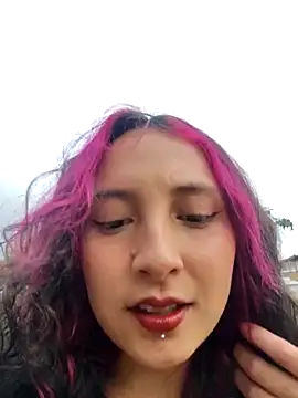 Snapshot of _Laary chatting on September 19, 2025, 9:48 pm Laary online show from September 19, 2025, 9:48 pm