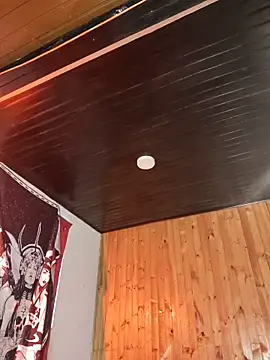 Snapshot of _Laary chatting on November 24, 2025, 9:14 pm Laary online show from November 24, 2025, 9:14 pm