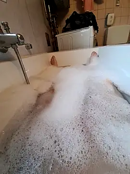 toeloverlive online show from October 6, 2025, 8:34 am