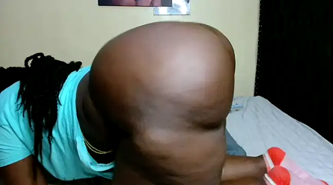 Snapshot of Toomuchbooty33 chatting on December 4, 2024, 11:13 pm Toomuchbooty33 online show from December 4, 2024, 11:13 pm