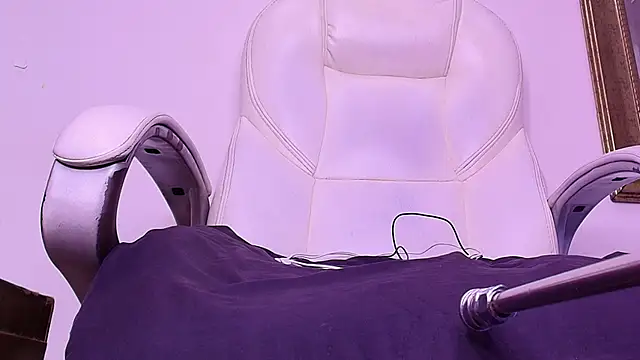 britanyy  online show from February 19, 2025, 3:06 am