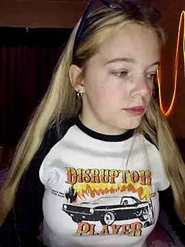 Snapshot of -veranito- chatting on March 3, 2025, 3:08 am -veranito- online show from March 3, 2025, 3:08 am