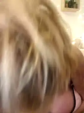 Snapshot of phryna@xh chatting on December 12, 2024, 4:43 pm phrynaxh online show from December 12, 2024, 4:43 pm