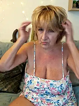 Snapshot of phryna@xh chatting on October 8, 2025, 3:53 pm phrynaxh online show from October 8, 2025, 3:53 pm