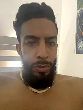 Snapshot of Alessandro__Rossi chatting on October 17, 2025, 12:01 am Alessandro Rossi online show from October 17, 2025, 12:01 am