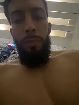 Snapshot of Alessandro__Rossi chatting on December 16, 2025, 6:02 pm Alessandro Rossi online show from December 16, 2025, 6:02 pm