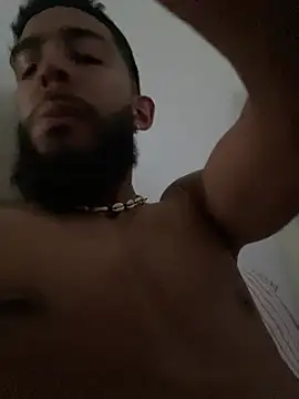 Snapshot of Alessandro__Rossi chatting on April 6, 2026, 2:40 pm Alessandro Rossi online show from April 6, 2026, 2:40 pm