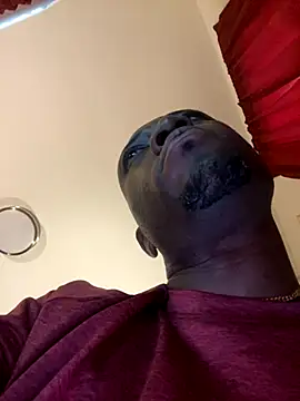 Snapshot of KingB8r chatting on October 29, 2025, 6:09 pm KingB8r online show from October 29, 2025, 6:09 pm