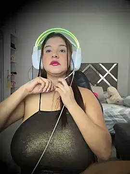 Snapshot of ValleryParker chatting on November 20, 2025, 9:36 pm ValleryParker online show from November 20, 2025, 9:36 pm