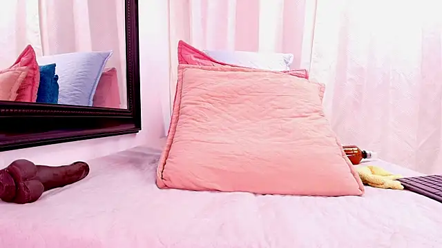 Snapshot of danna_berlin_ chatting on February 12, 2025, 10:26 pm danna berlin online show from February 12, 2025, 10:26 pm