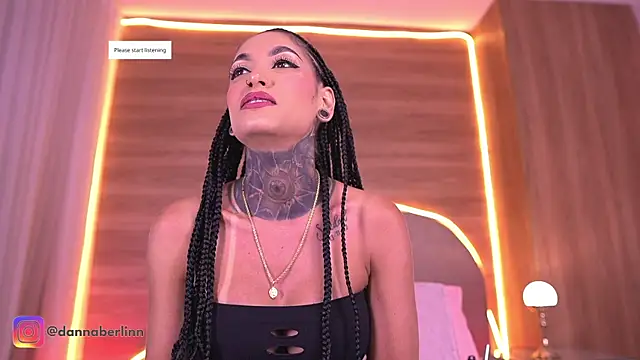 danna berlin  online show from April 25, 2026, 7:22 pm