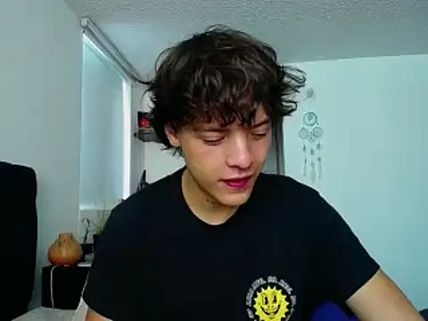 Snapshot of Santiago_kiler chatting on December 21, 2024, 12:59 pm Santiago kiler online show from December 21, 2024, 12:59 pm