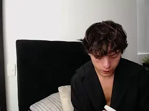 Snapshot of Santiago_kiler chatting on December 30, 2024, 5:34 pm Santiago kiler online show from December 30, 2024, 5:34 pm