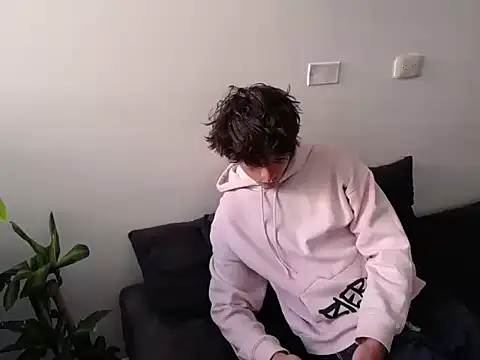 Snapshot of Santiago_kiler chatting on January 31, 2025, 2:28 pm Santiago kiler online show from January 31, 2025, 2:28 pm