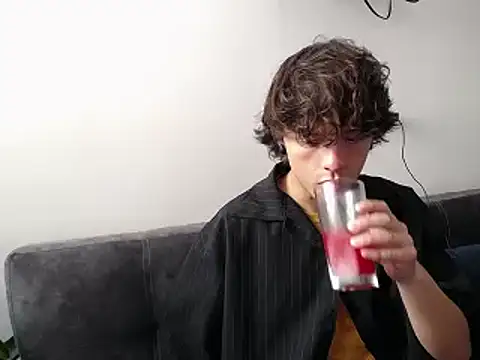 Snapshot of Santiago_kiler chatting on March 7, 2025, 1:51 pm Santiago kiler online show from March 7, 2025, 1:51 pm