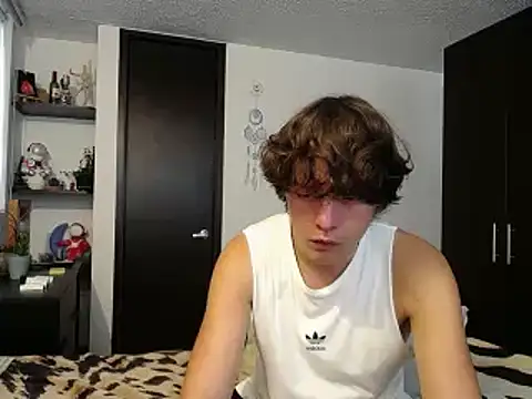 Snapshot of Santiago_kiler chatting on March 8, 2025, 10:34 pm Santiago kiler online show from March 8, 2025, 10:34 pm