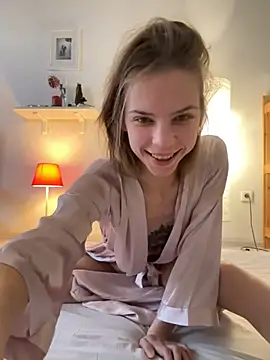 LeyaJohnson online show from December 15, 2024, 5:34 am