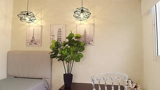 Snapshot of Sassy--Girl chatting on October 4, 2025, 6:28 pm Sassy--Girl online show from October 4, 2025, 6:28 pm