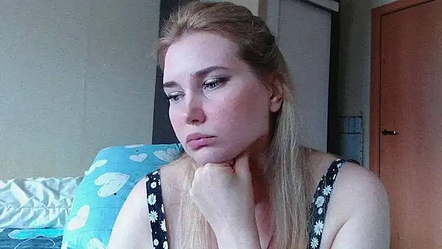 Snapshot of mmmPinUpGirl chatting on June 27, 2026, 10:20 am mmmPinUpGirl online show from June 27, 2026, 10:20 am