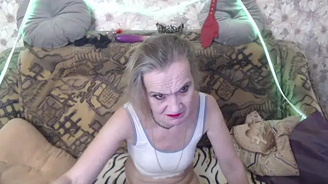 Snapshot of MissBekker chatting on November 5, 2025, 1:49 am MissBekker online show from November 5, 2025, 1:49 am