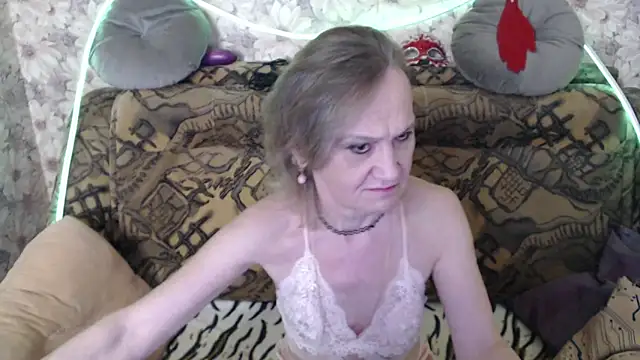 MissBekker online show from June 4, 2026, 12:05 am
