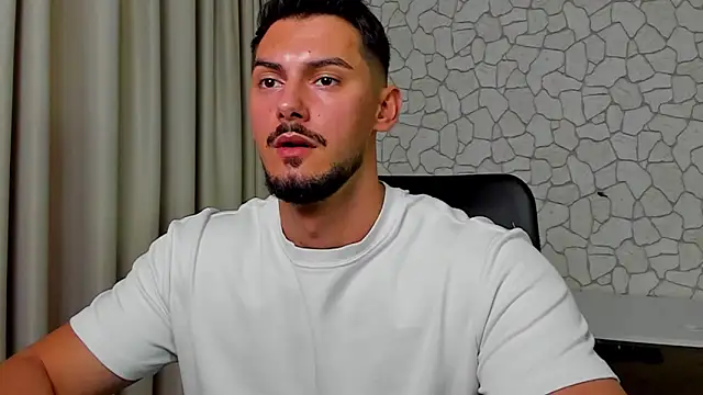 Snapshot of ClintMasters chatting on September 26, 2025, 4:27 am ClintMasters online show from September 26, 2025, 4:27 am