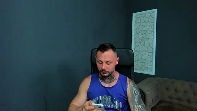 Snapshot of BrianHunts chatting on June 25, 2026, 4:56 am BrianHunts online show from June 25, 2026, 4:56 am