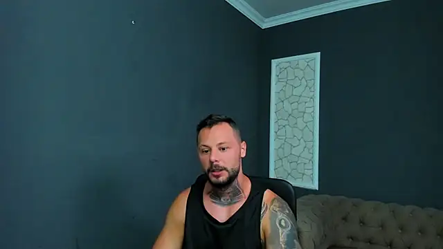 Snapshot of BrianHunts chatting on July 5, 2026, 4:07 am BrianHunts online show from July 5, 2026, 4:07 am