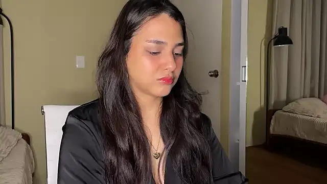 Snapshot of xSelena chatting on May 5, 2026, 4:53 am xSelena online show from May 5, 2026, 4:53 am