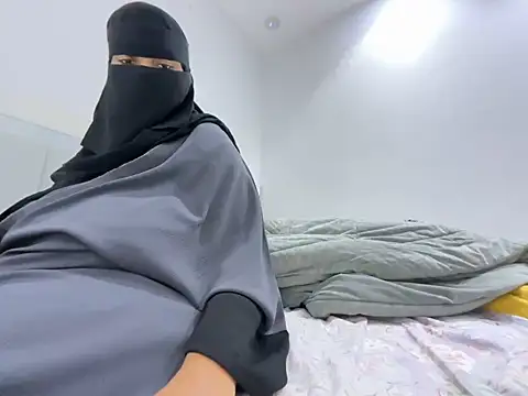 Submissive Arab online show from December 30, 2024, 6:38 pm