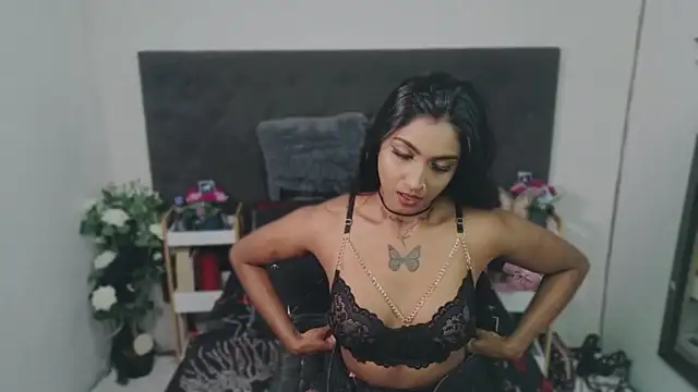 Snapshot of Delilah_Blazee chatting on June 18, 2026, 7:40 pm Delilah Blazee online show from June 18, 2026, 7:40 pm