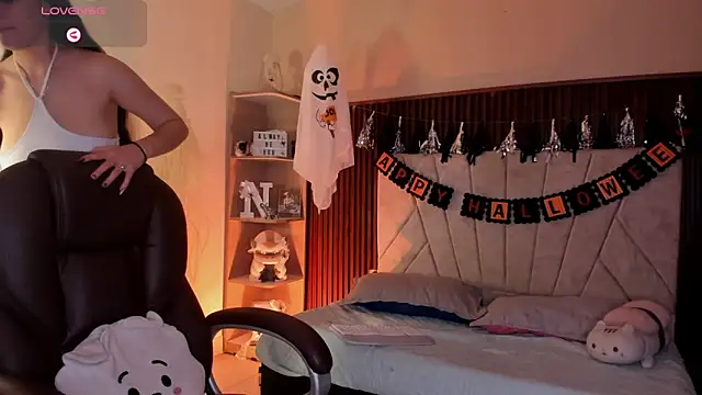 Snapshot of _Niah_ chatting on November 3, 2025, 8:10 pm Niah online show from November 3, 2025, 8:10 pm