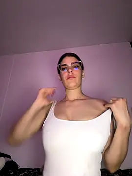 Snapshot of _Niah_ chatting on November 16, 2025, 1:11 am Niah online show from November 16, 2025, 1:11 am