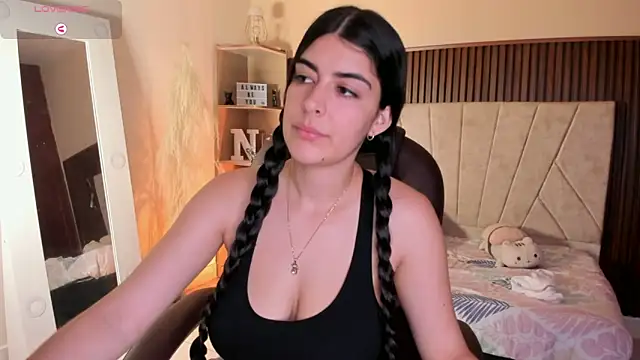 Snapshot of _Niah_ chatting on November 20, 2025, 8:19 pm Niah online show from November 20, 2025, 8:19 pm