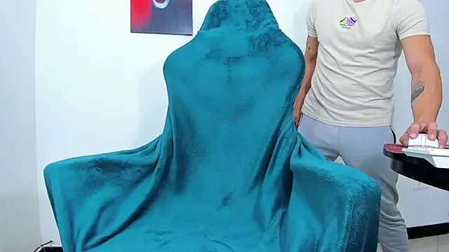 Snapshot of lazzon_bastion chatting on January 24, 2025, 11:34 pm lazzon bastion online show from January 24, 2025, 11:34 pm