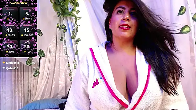 gatuwildhott online show from December 10, 2024, 3:44 pm