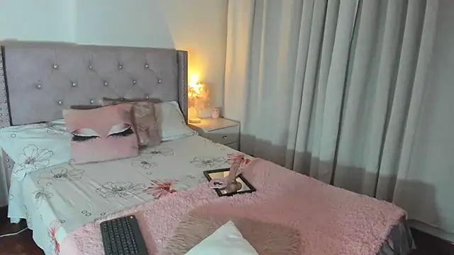 destinysweet21 online show from July 6, 2026, 11:29 pm