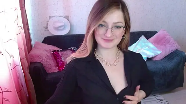 Arielsssplash online show from May 12, 2026, 5:37 am