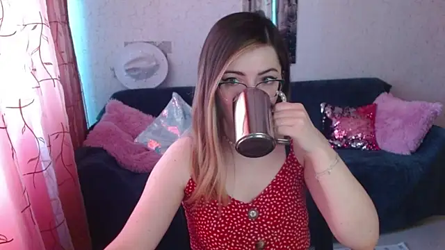 Arielsssplash online show from June 2, 2026, 5:42 am