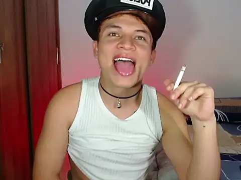 Snapshot of Leon_Wild chatting on March 22, 2026, 10:35 pm Leon Wild online show from March 22, 2026, 10:35 pm