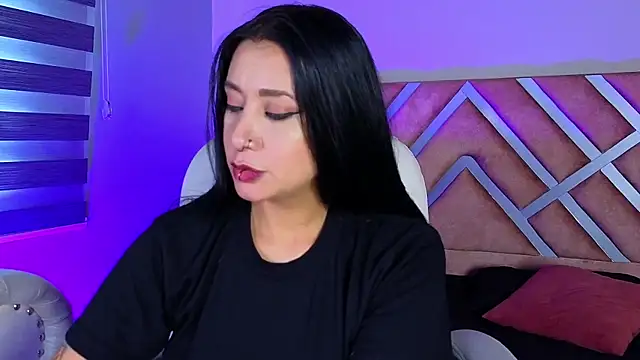  kelly hous36 online show from February 18, 2025, 6:58 pm