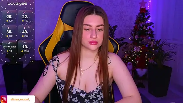 Snapshot of Elishka_ chatting on January 2, 2025, 4:02 pm Elishka online show from January 2, 2025, 4:02 pm