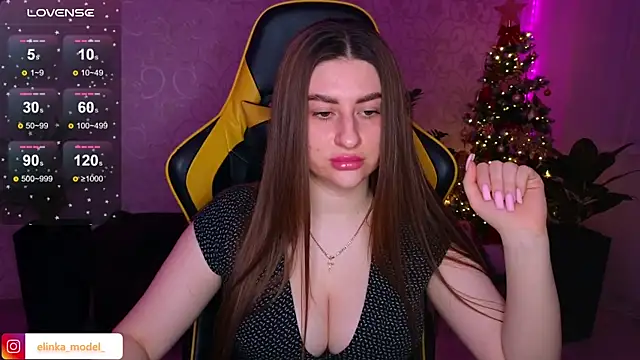 Snapshot of Elishka_ chatting on January 6, 2025, 5:06 pm Elishka online show from January 6, 2025, 5:06 pm