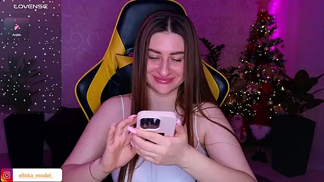 Snapshot of Elishka_ chatting on January 7, 2025, 9:03 pm Elishka online show from January 7, 2025, 9:03 pm