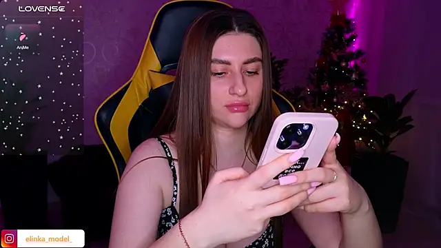 Snapshot of Elishka_ chatting on January 15, 2025, 10:35 pm Elishka online show from January 15, 2025, 10:35 pm