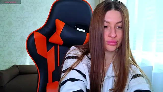 Elishka  online show from May 1, 2026, 5:45 am