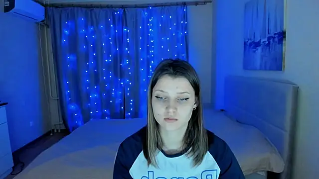 Snapshot of SoniNesti chatting on December 11, 2024, 3:15 pm SoniNesti online show from December 11, 2024, 3:15 pm