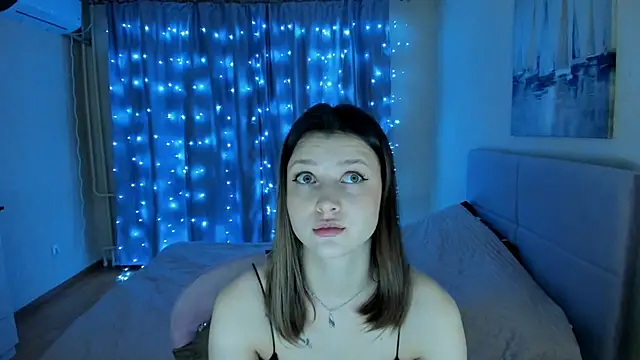 Snapshot of SoniNesti chatting on December 17, 2024, 3:39 pm SoniNesti online show from December 17, 2024, 3:39 pm