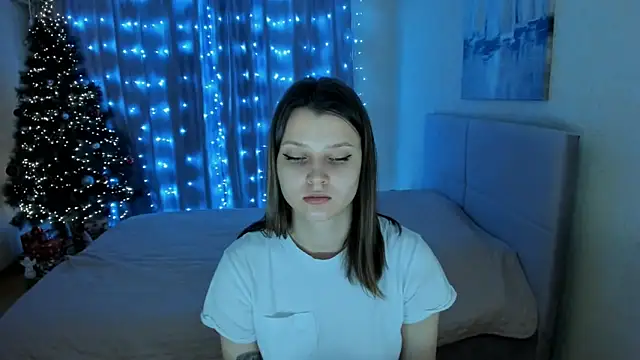 Snapshot of SoniNesti chatting on January 3, 2025, 2:19 pm SoniNesti online show from January 3, 2025, 2:19 pm