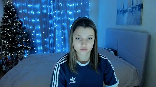 Snapshot of SoniNesti chatting on January 4, 2025, 2:56 pm SoniNesti online show from January 4, 2025, 2:56 pm